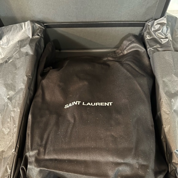 Authentic Saint Laurent Le Maillon Hook Bucket Bag- pre-owned - Picture 11 of 14